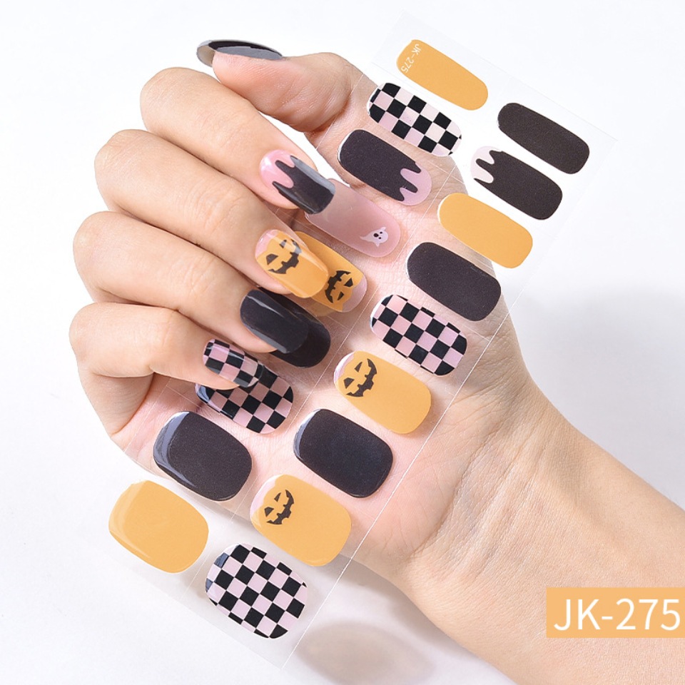 O que é mais prejudicial, adesivos para unhas ou unhas pintadas